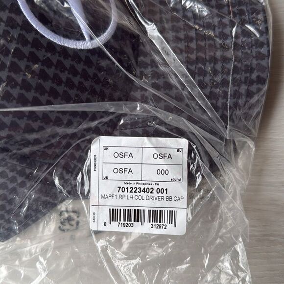 Mercedes-AMG F1 Lewis Hamilton, black size 0S NWT in packaging - Picture 5 of 6